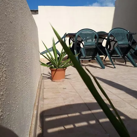 Double Bedroom With Private Bathroom/balcony Near Sea