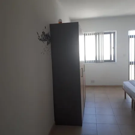 Double Bedroom With Private Bathroom/balcony Near Sea Tal-Hriereb